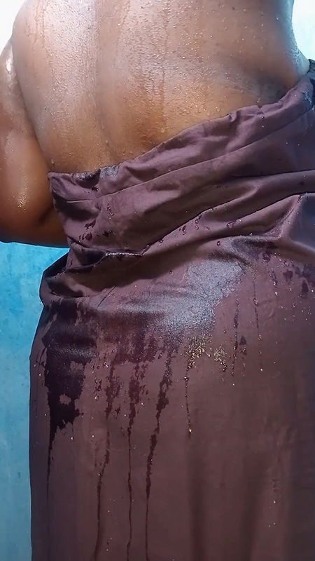 Wife finger fucking in bathroom her until she squirt