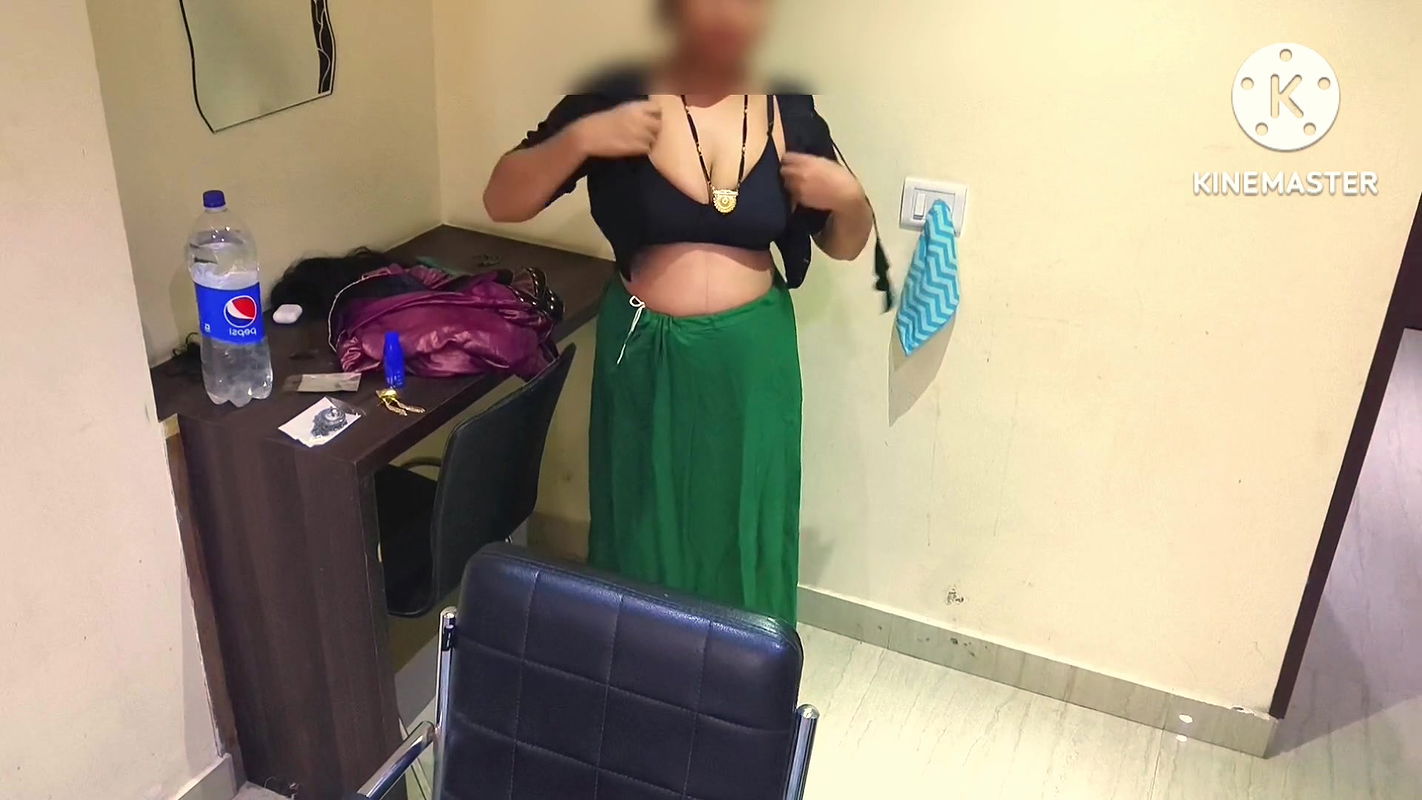 Village Priya maami fucked by bhaanja while changing saree secretly Recording leaked mms Hindi audio sex