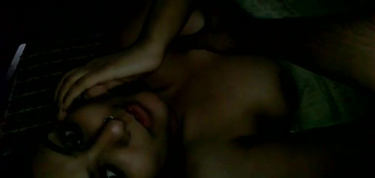 armeena lucknow gf boobs pressed