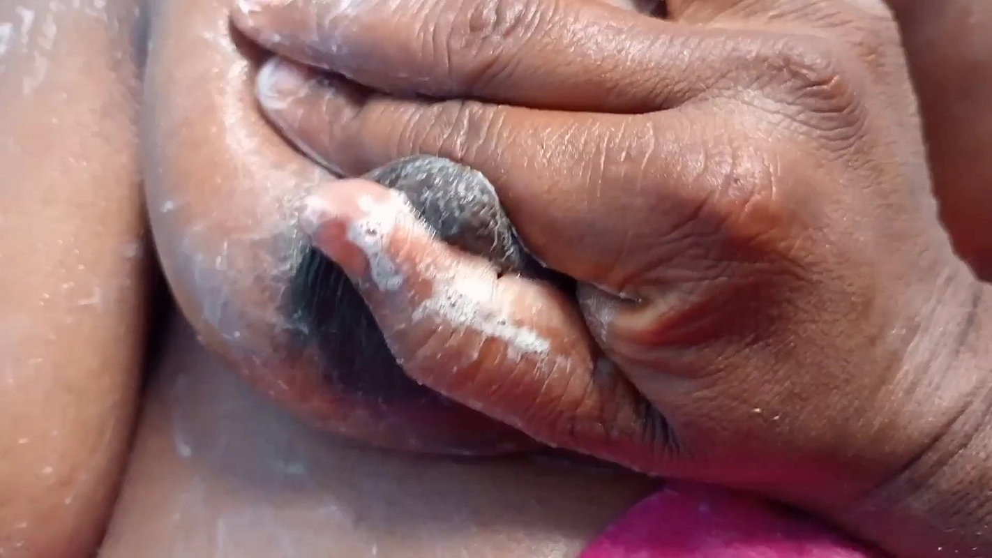 Tamil lady fuck in bathroom