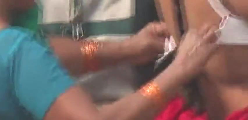 aunty changing bra at pilgrimage