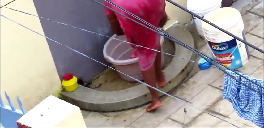 aunty open bath in red nighty