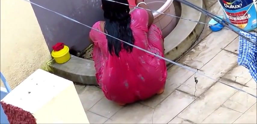 aunty open bath in red nighty