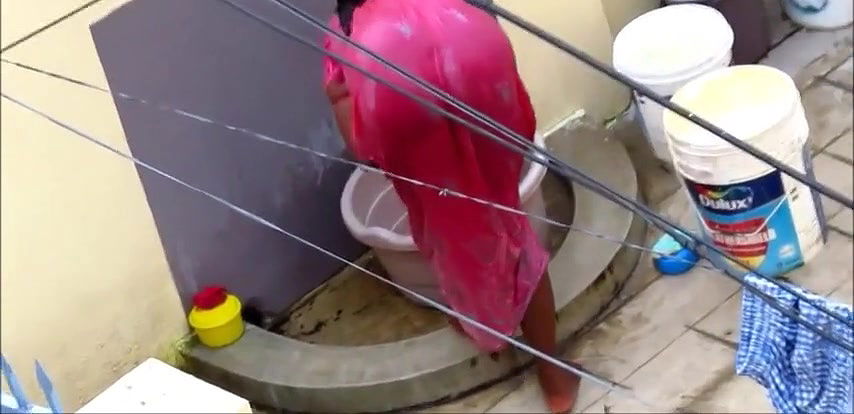 aunty open bath in red nighty