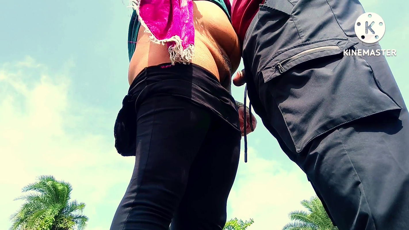 Outdoor sex and Blowjob by Indian rich girl hot Hindi sex video