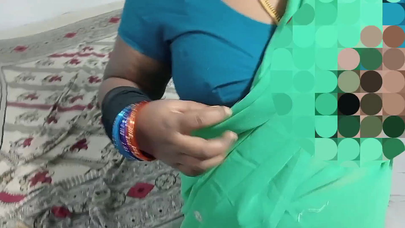 Naughty Tamil wife fucks electrician husband not at home