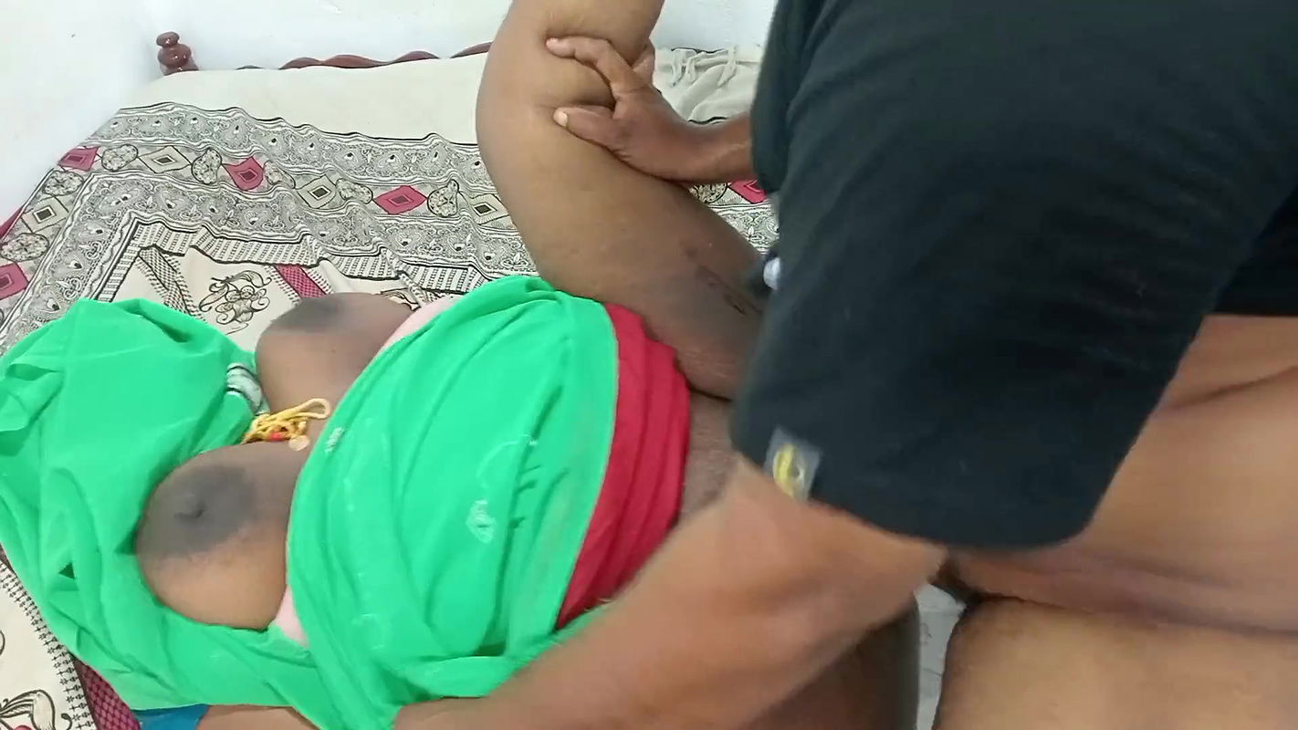 Naughty Tamil wife fucks electrician husband not at home