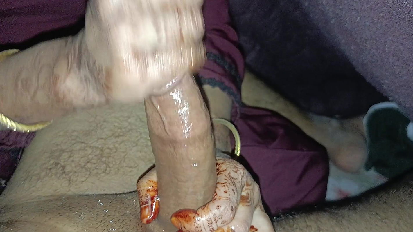 My girlfriend massaged my dick on new year.x