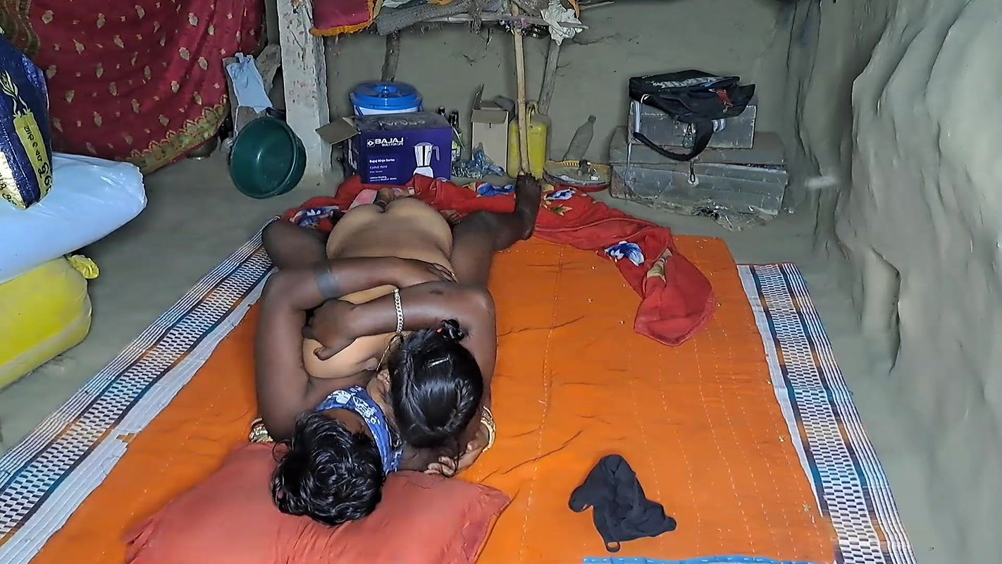 Mera college ka friend ke hamari ghar pe chudai in indian village sex