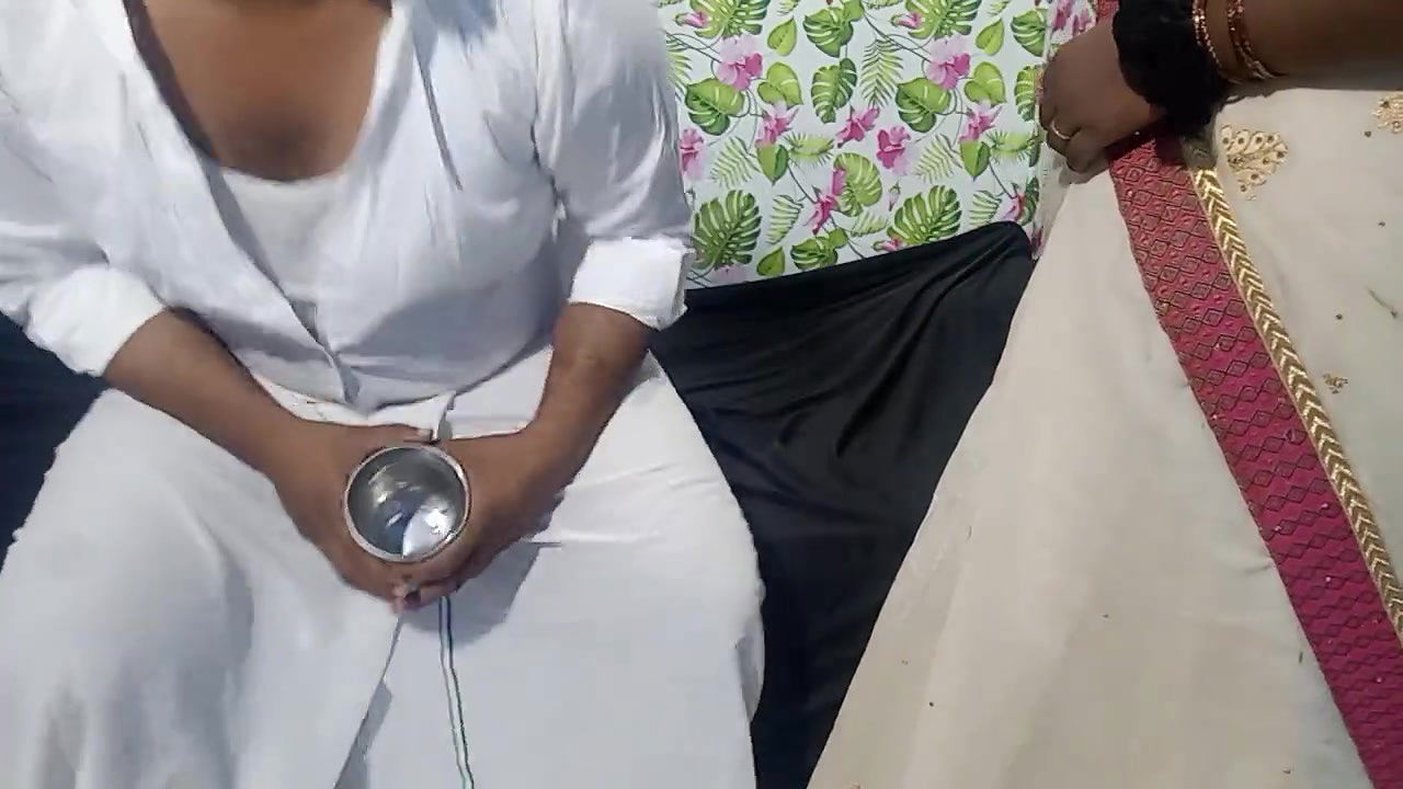 MARUMAGALUM MAAMANARUM Desi young wife seduced her father in law cheating