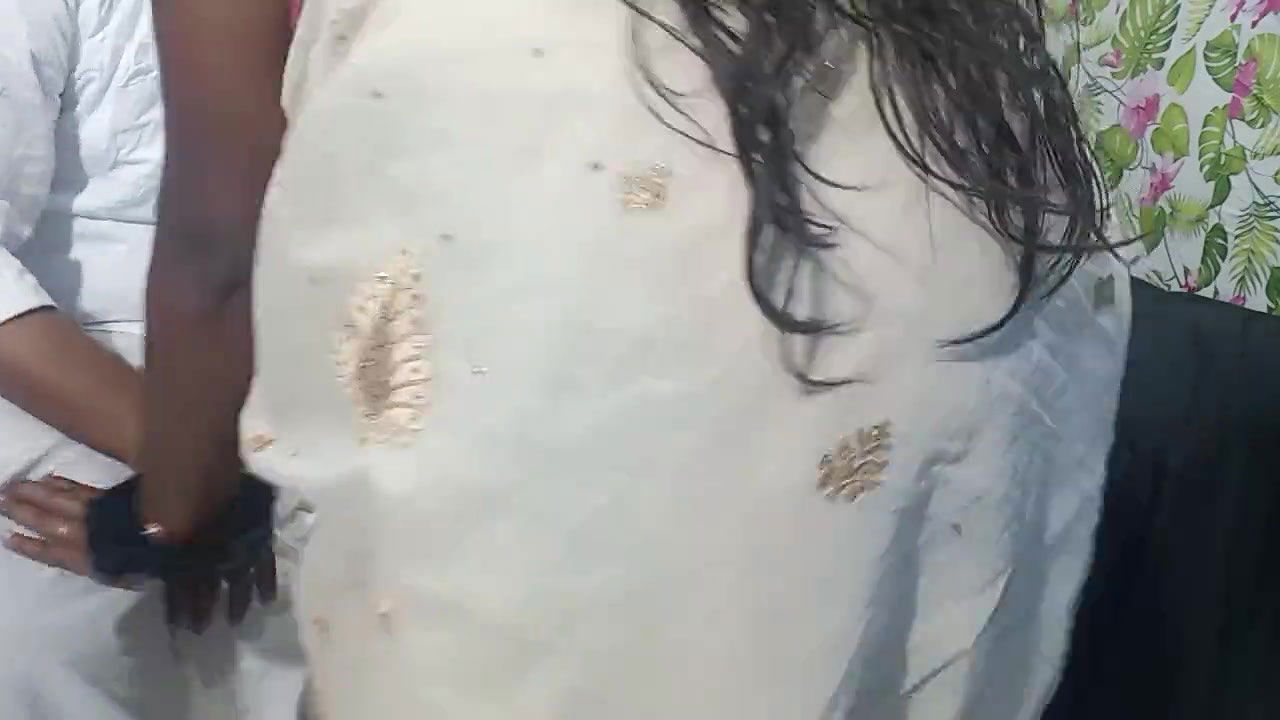 MARUMAGALUM MAAMANARUM Desi young wife seduced her father in law cheating