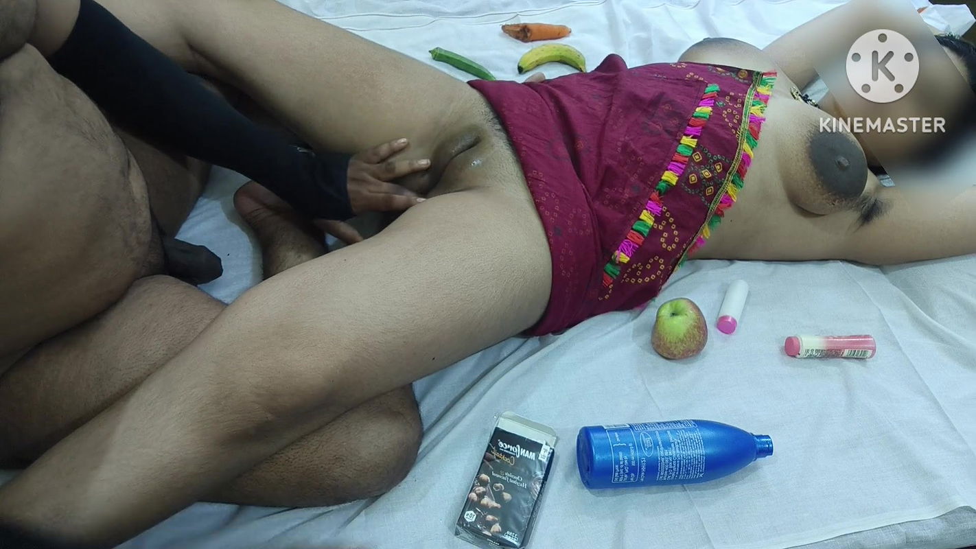 Inserting bottle banana into Indian girl pussy