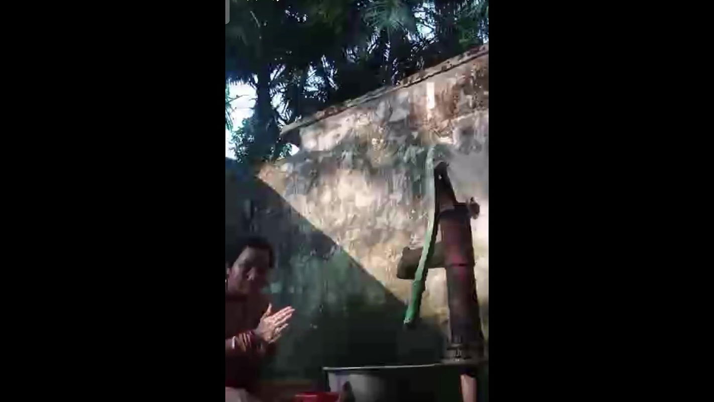 Indian telugu Village aunty natural bathing saggy boobs