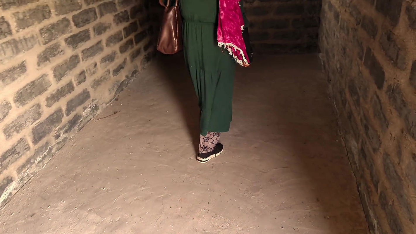 Indian Labour daugter Fucked By Contractor owner Hard hindi sex video