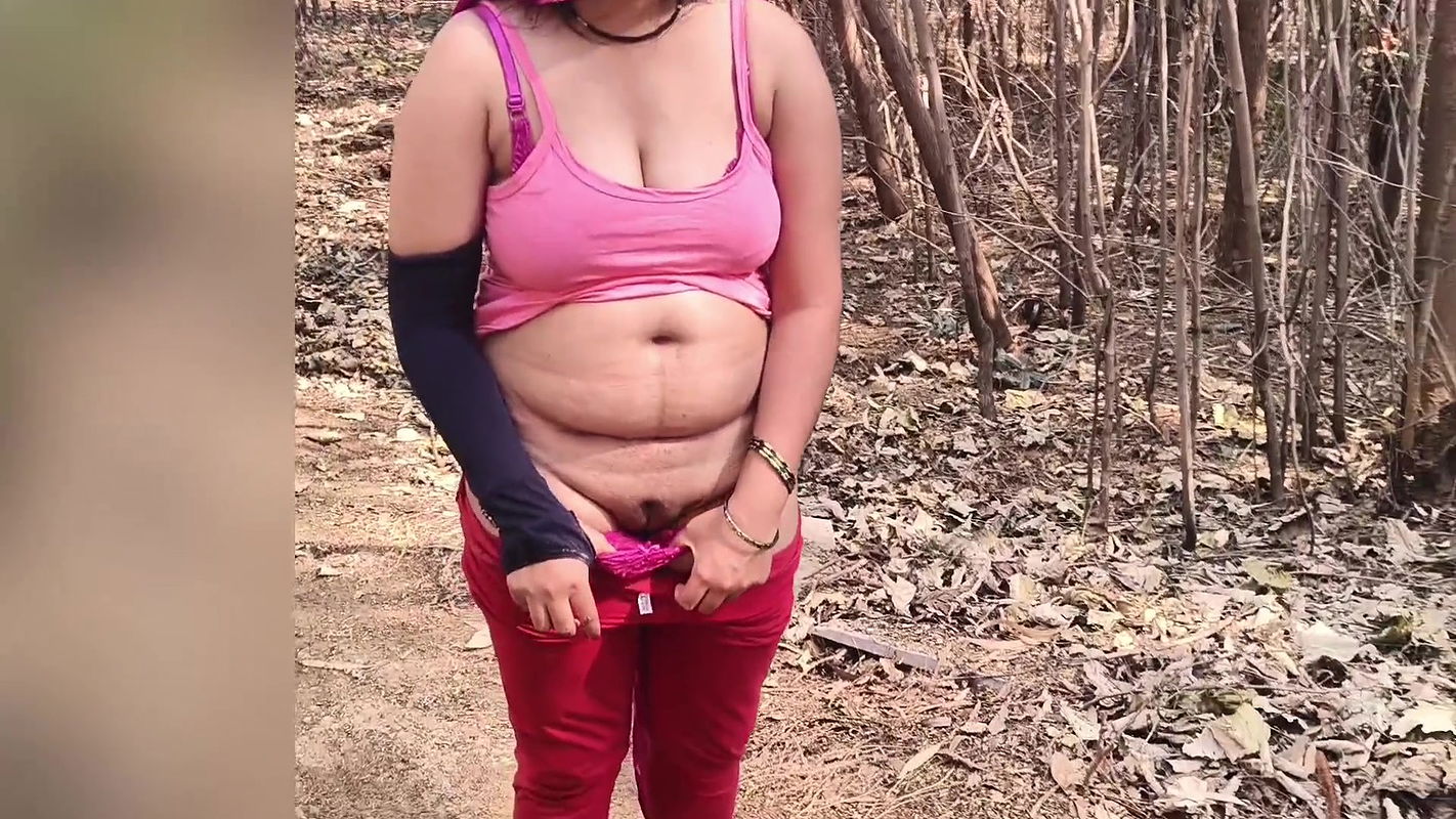 Indian Girlfriend Fucked Outdoor by his boyfriend Hindi sex video