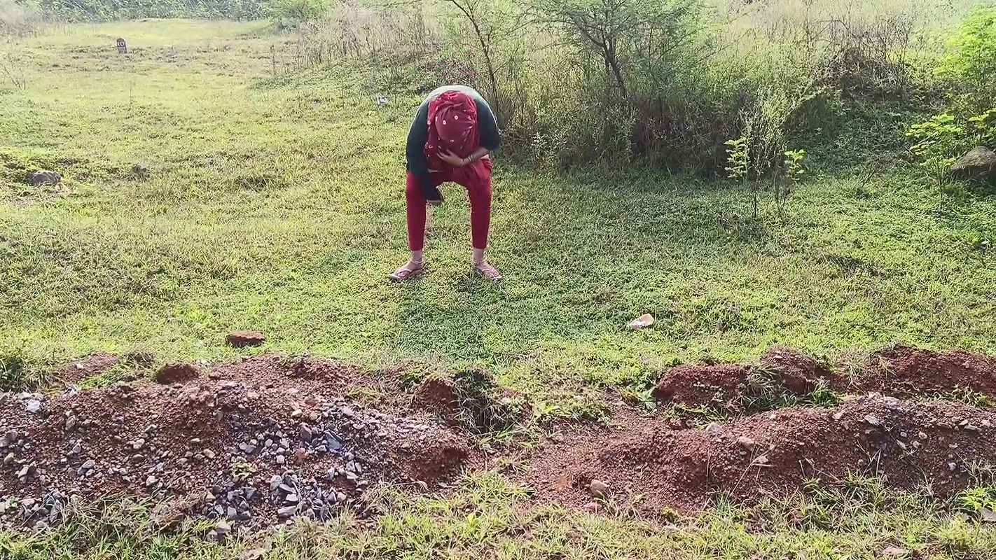 Indian girl Fucked hard by boyfriend in jungle Hindi Sex Video