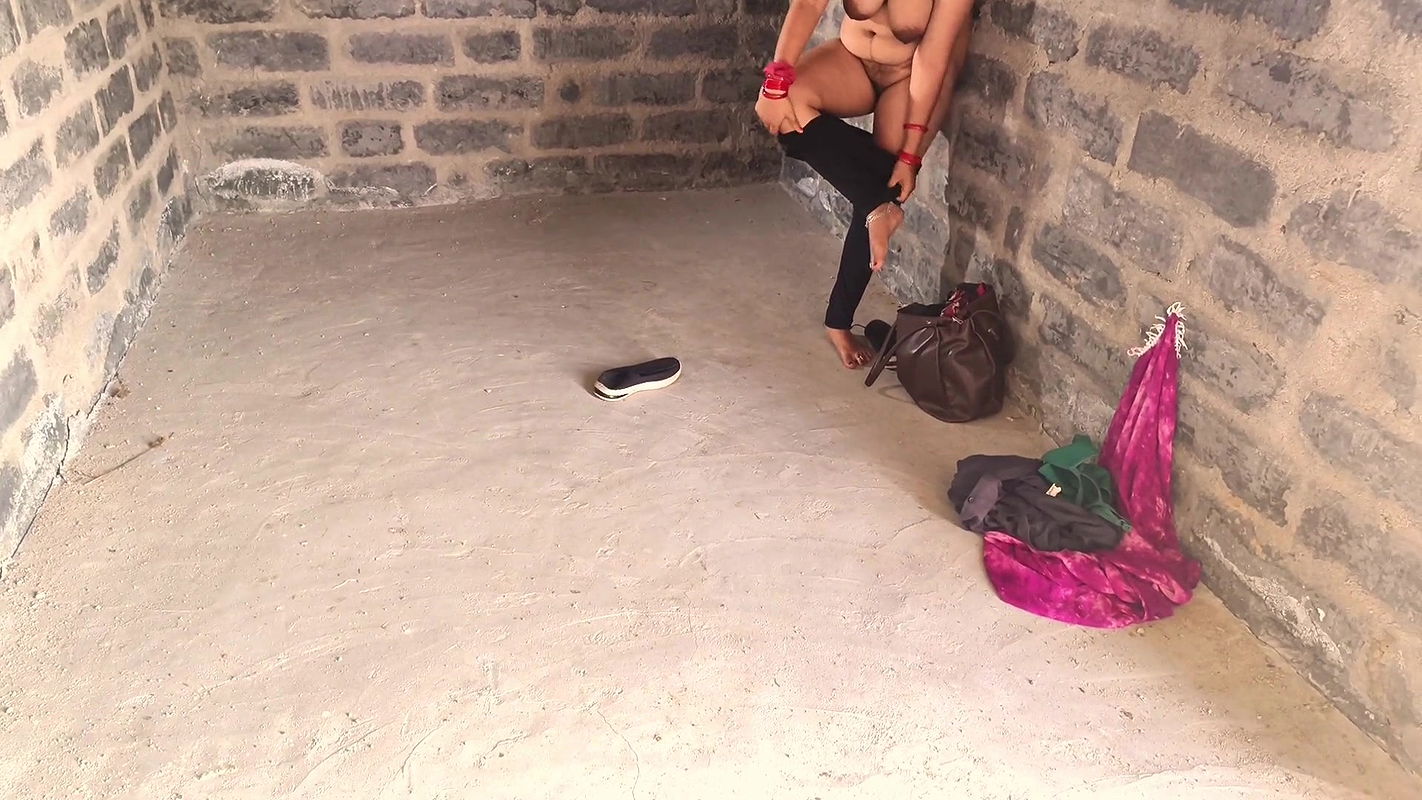 Indian Fucked Hard By House Owner Desi Hindi audio sex video