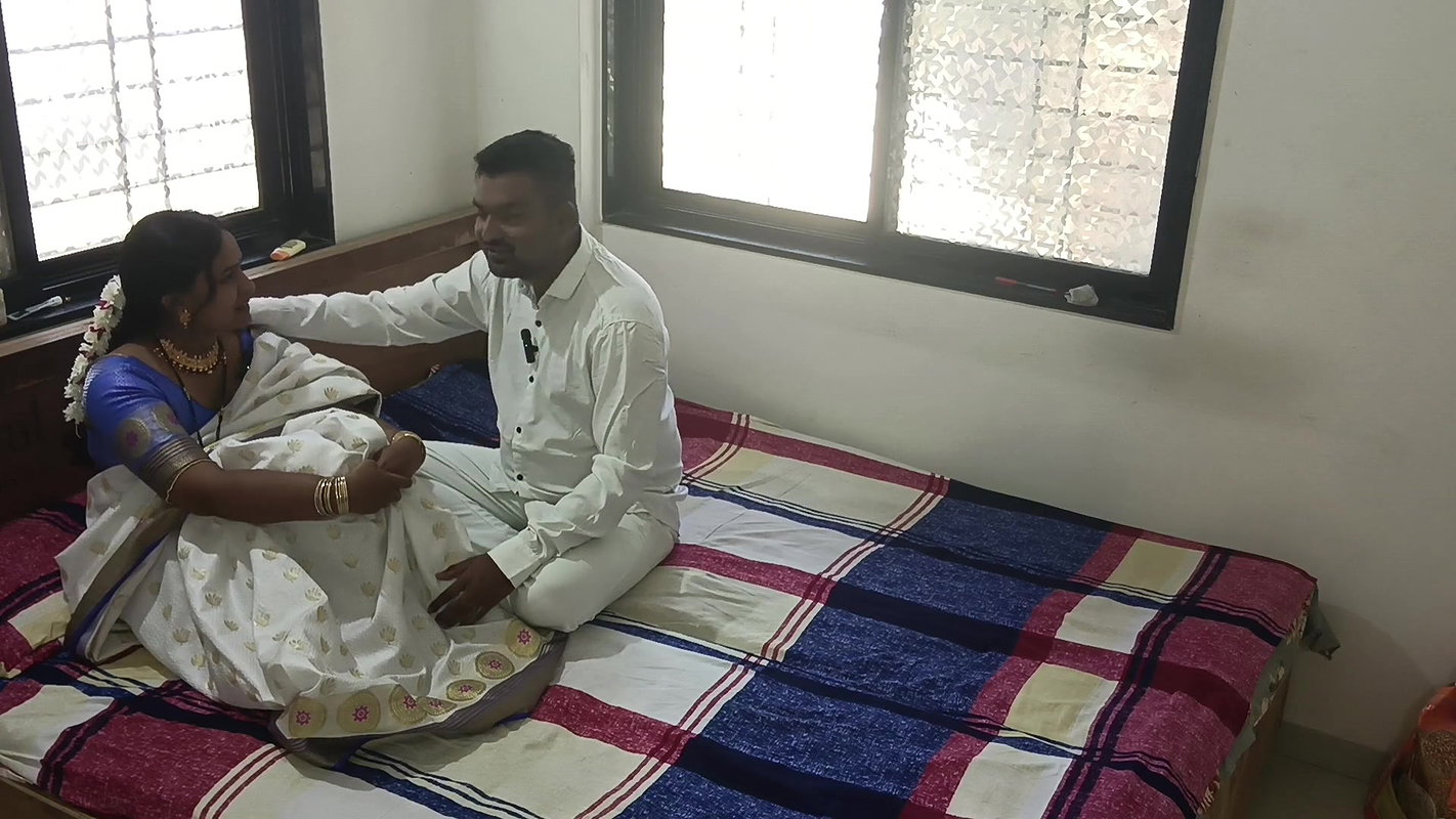 Indian desi Marathi kavita bhabhi wearing saree fuck with boyfriend