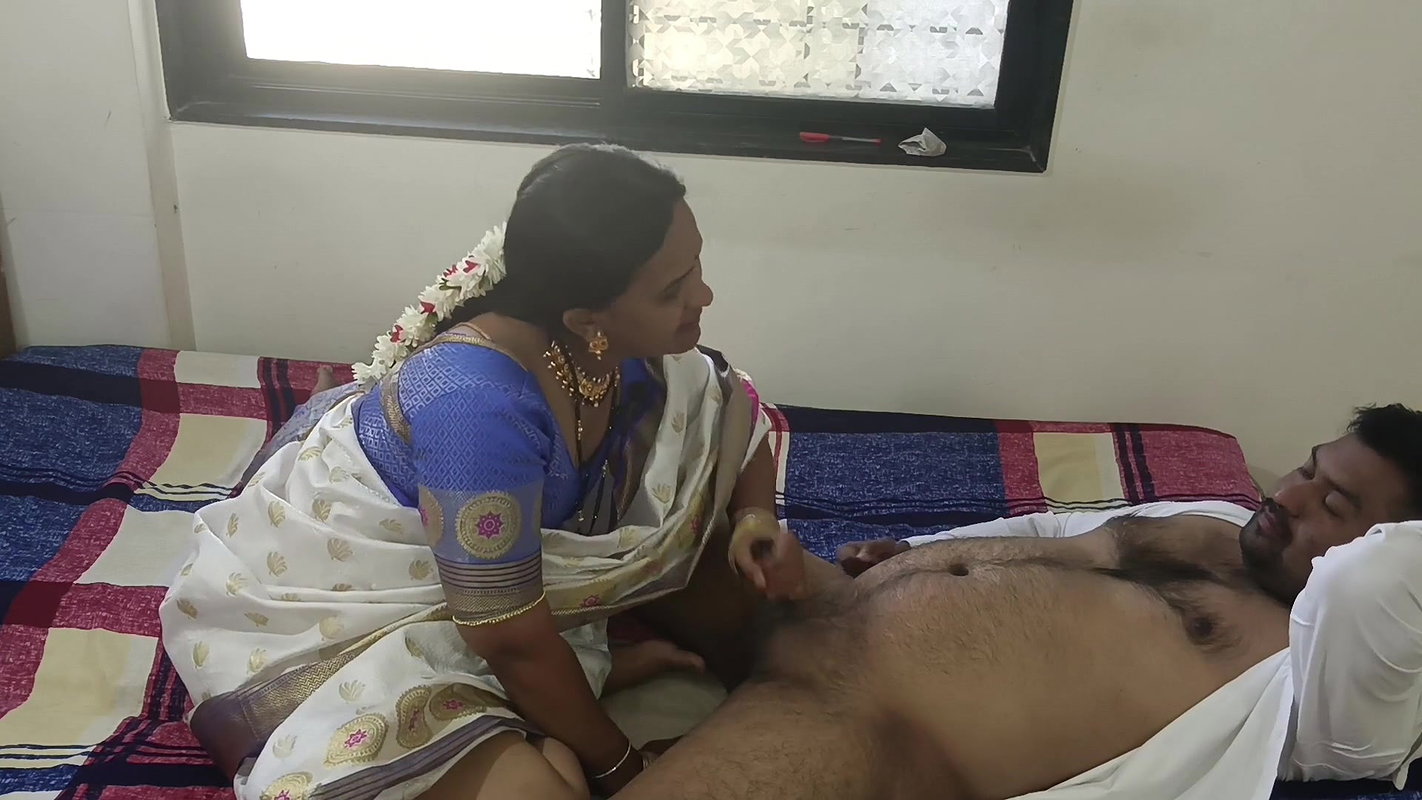 Indian desi Marathi kavita bhabhi wearing saree fuck with boyfriend