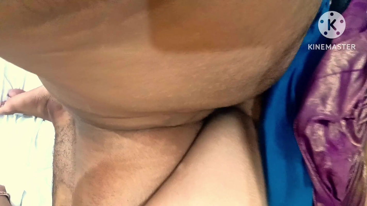 Indian aunty ko tailor ne choda jab wo blouse fitting k liye aayi thi Hindi sex video