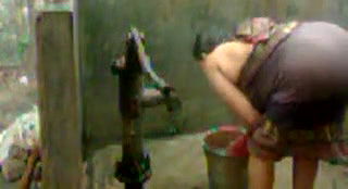 bbw indian bhabhi takinghower from pump