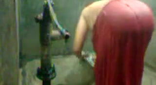 bbw indian bhabhi takinghower from pump