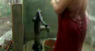 bbw indian bhabhi takinghower from pump