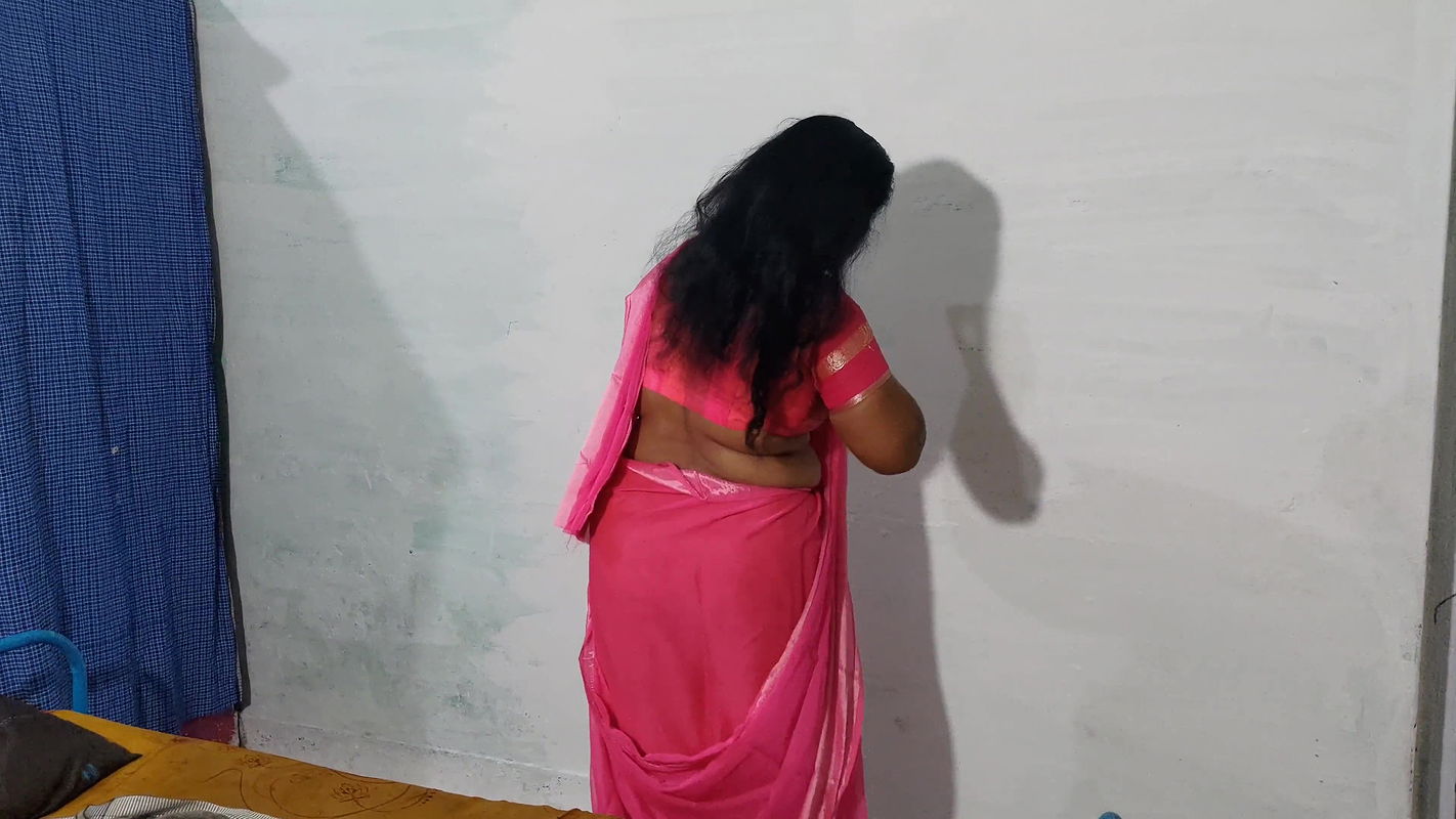 I had sex with Aunty while she was dressing