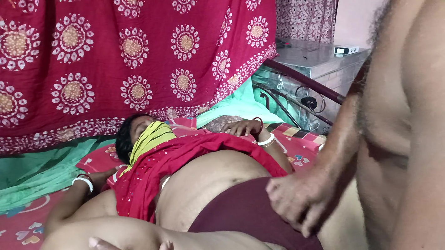 I fucked my wife’s elder stepsister while going for morning walk. The mother-in-law woke up to bite the side