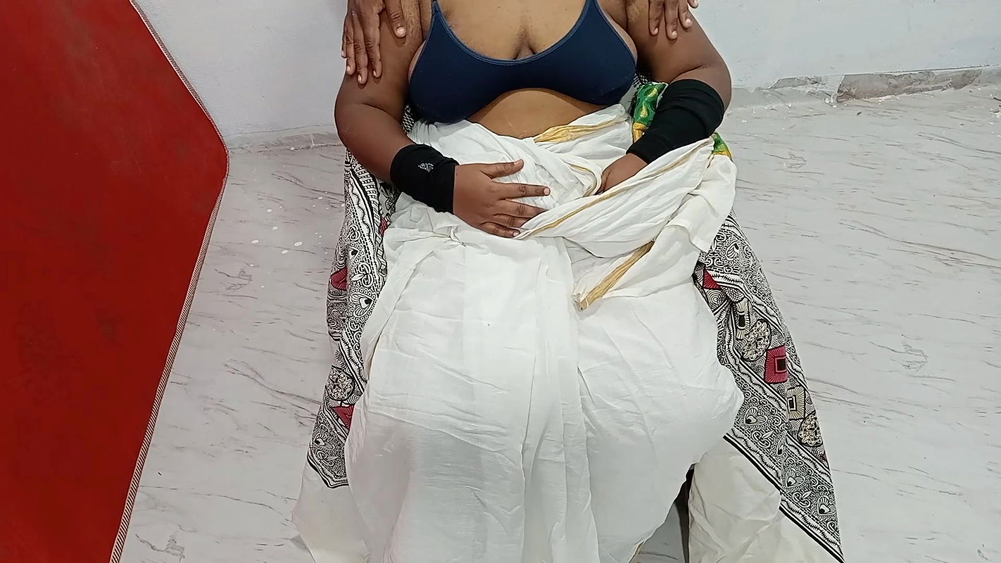 House Owner Tamil aunty seduced her mature servent aunty big boobs sucking and hard doggy fucking