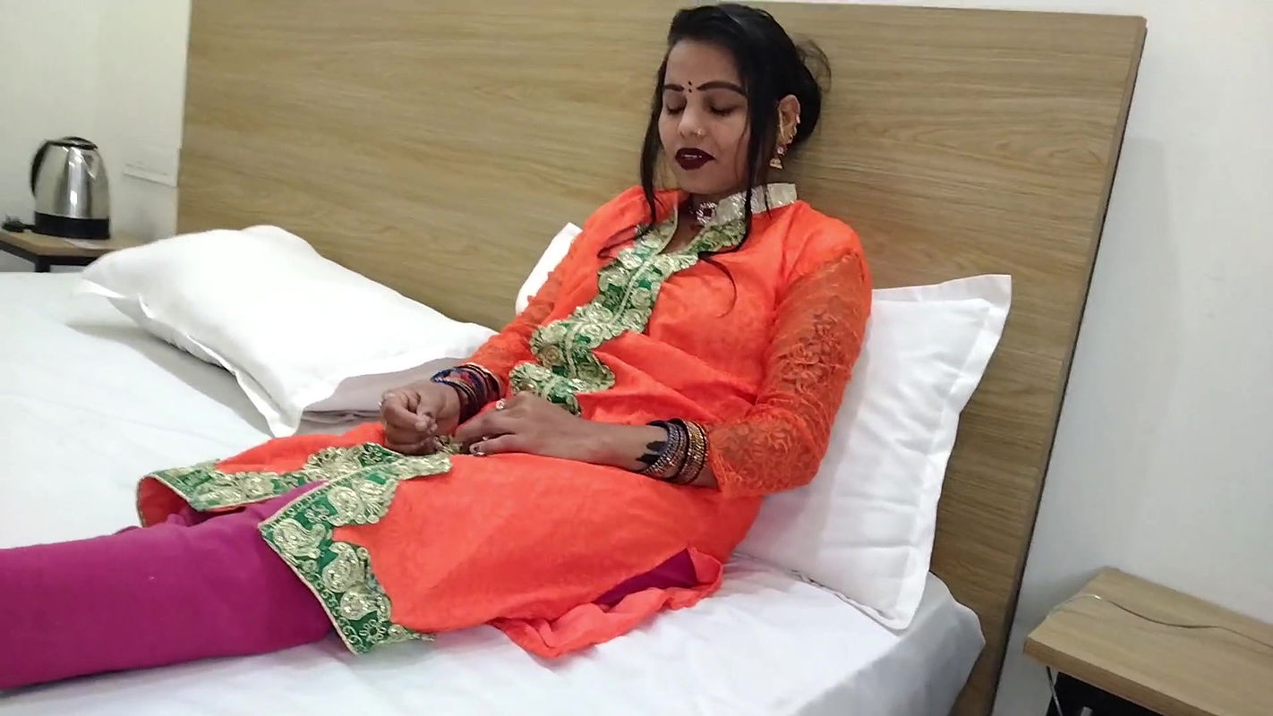 Devar ne bhabhi ko apna lauda chusaya phir pel diya