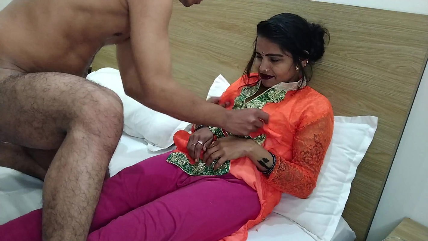 Devar ne bhabhi ko apna lauda chusaya phir pel diya