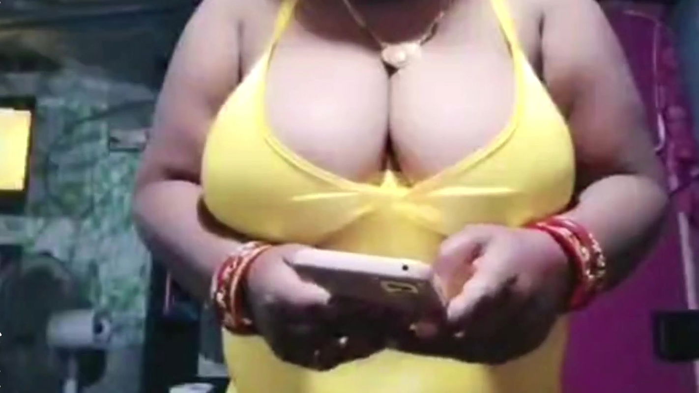 Desi Yellow Bikini Bengali Bhabhi Bigboobs Bouncing Puffy Nipples Massage With Dirty Talks About Fucking