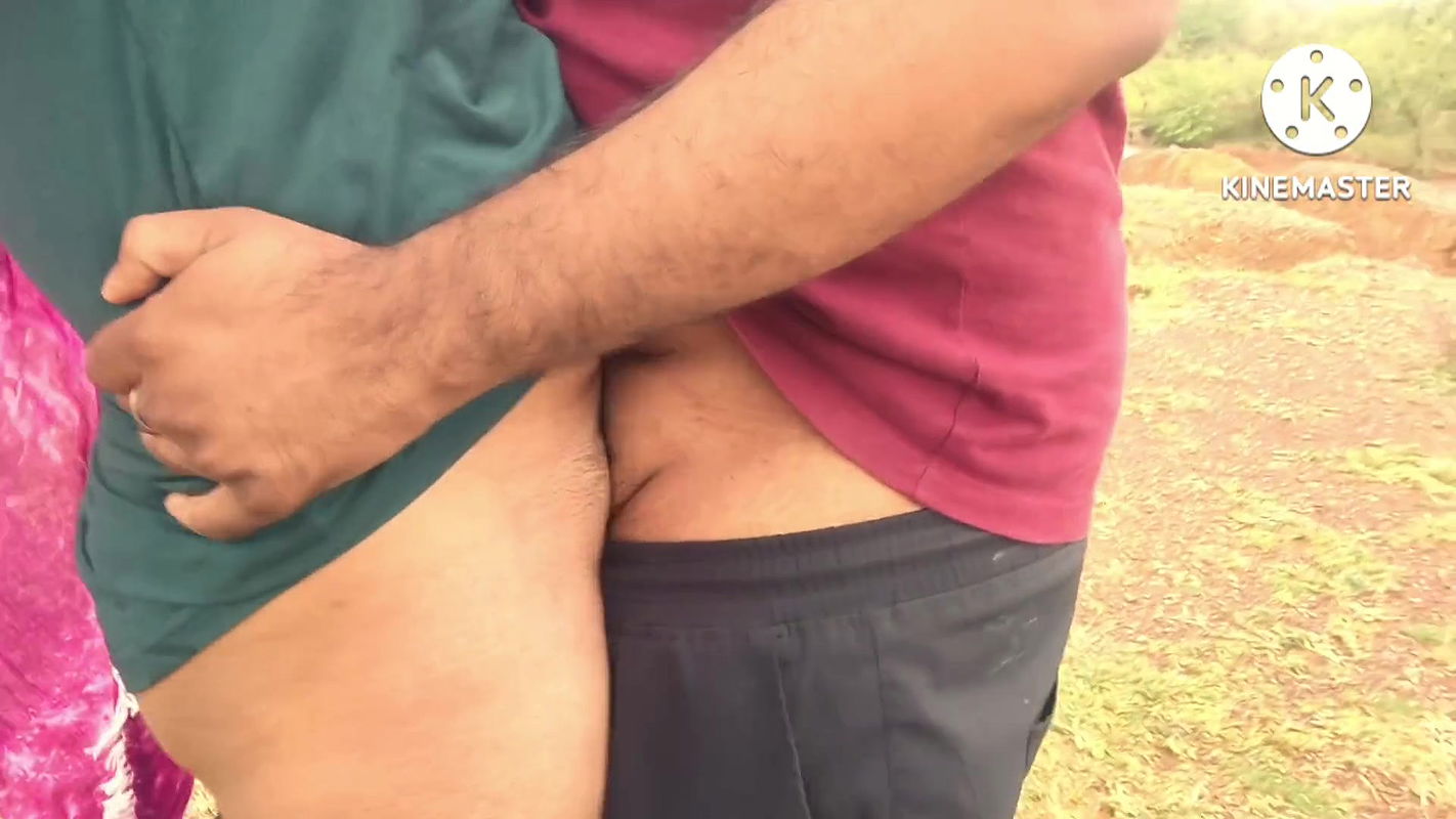 Desi Indian rich girl gives blowjob and Fucked outdoor Hindi sex video