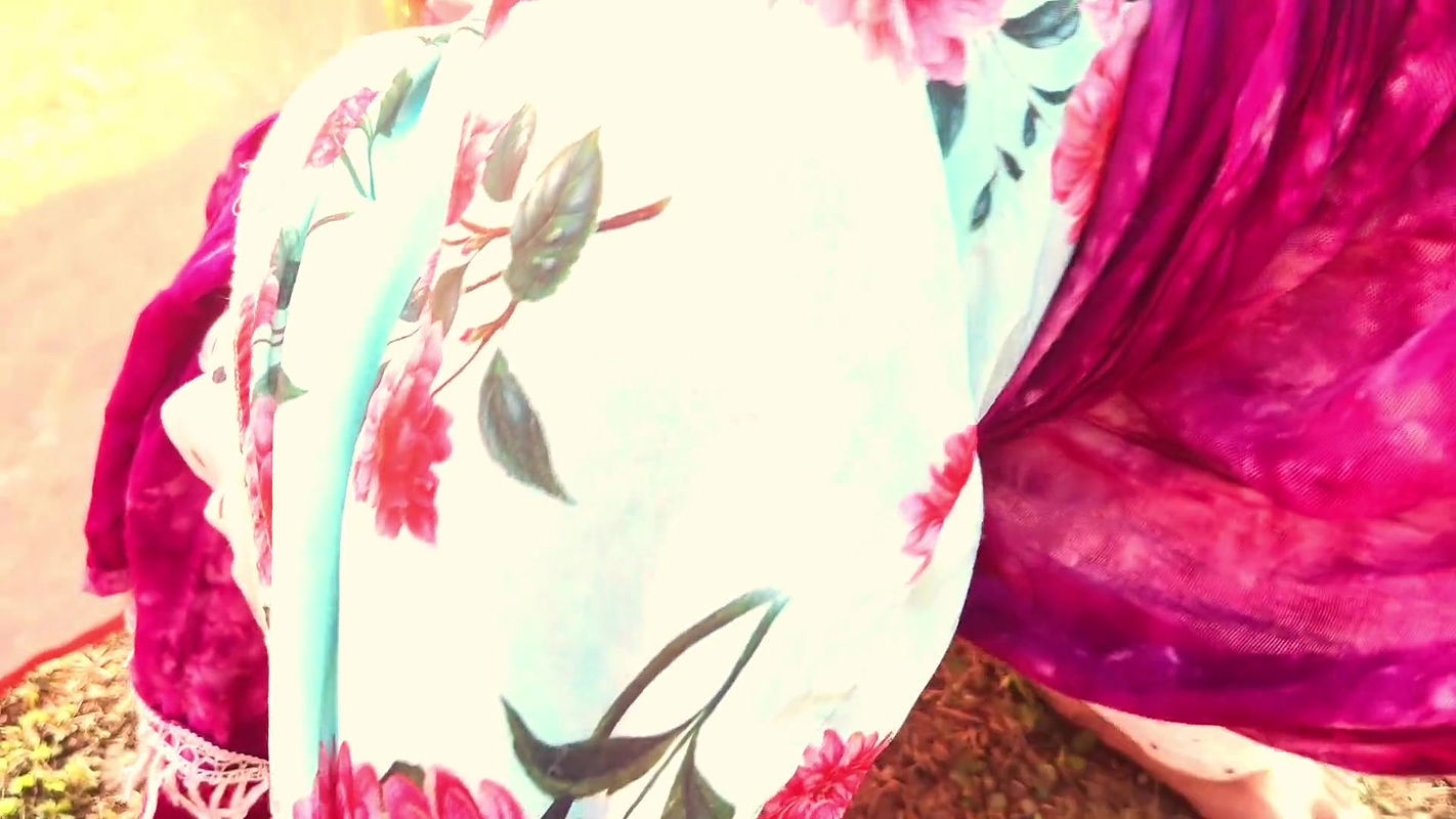 Desi Indian Aunty ko bahar choda jaldi kar koi aa jaaega