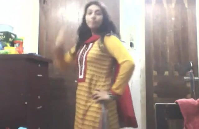 bengali girl inhalwaruittriping and trying dresses 2