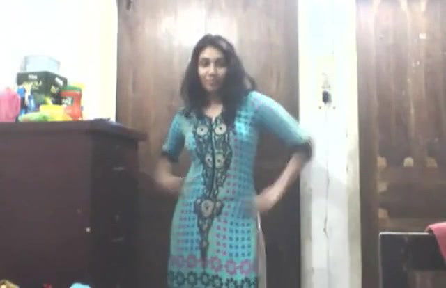 bengali girl inhalwaruittriping and trying dresses 2