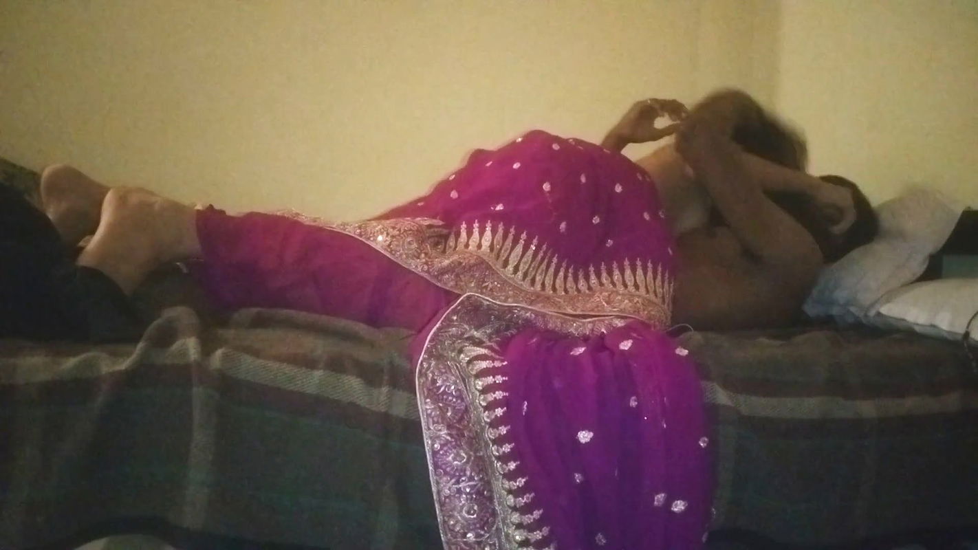 Cute Desi Indian Beautiful Step Sister Gets Fucked with Huge Dick