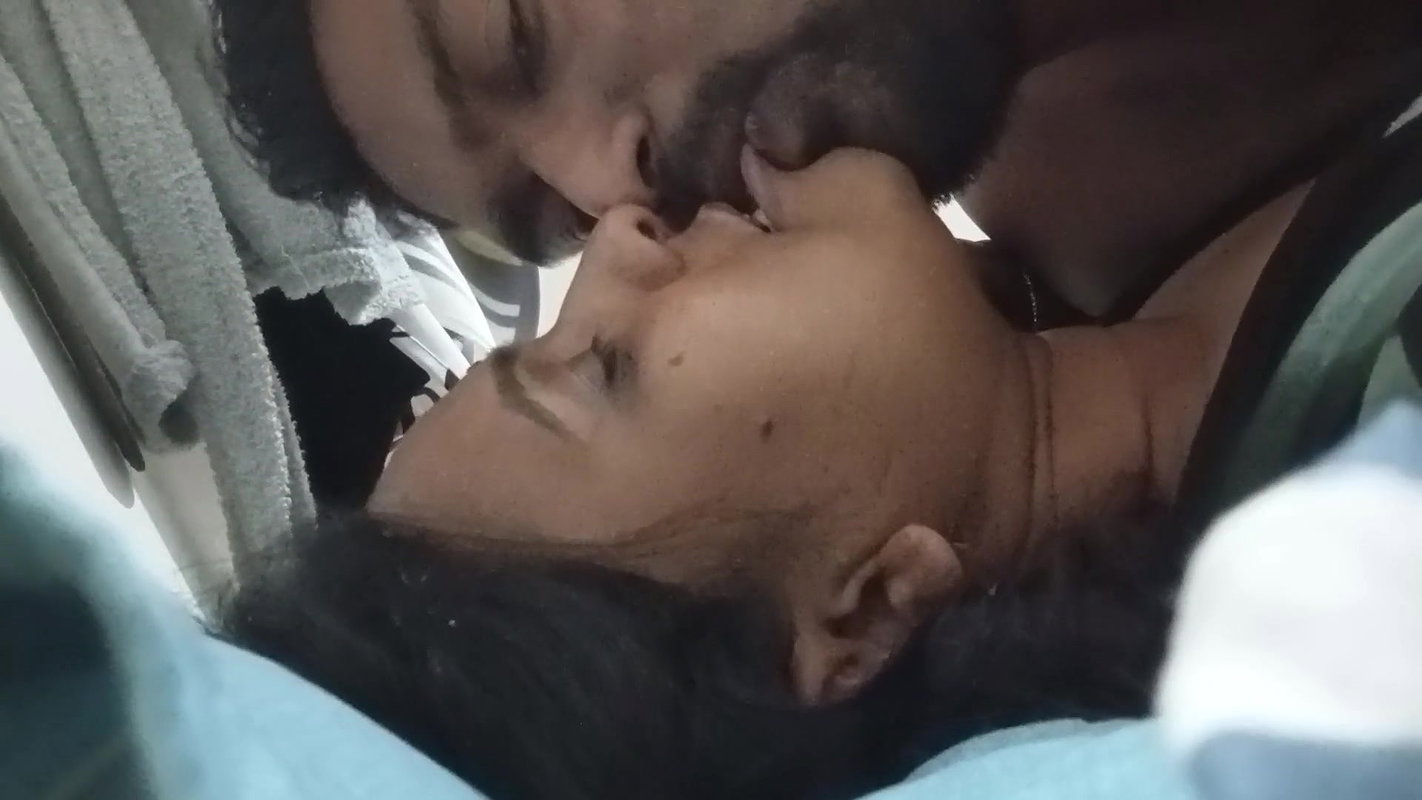 Close up pussy fuck by using silicon condom