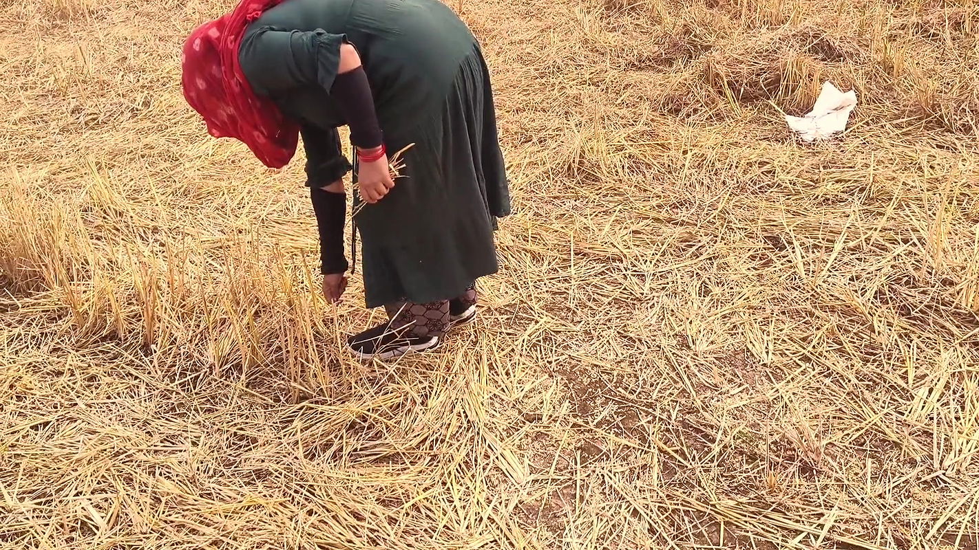 18 year old Indian girl fucked outdoor very hard by his boyfriend hardcore Hindi sex video