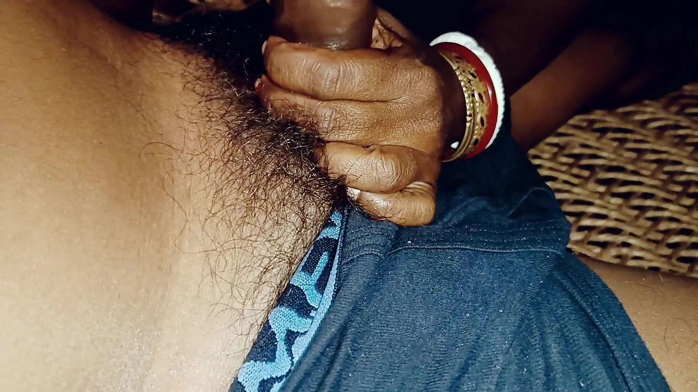 Soma bhabhi with her servant fucking by desi bed