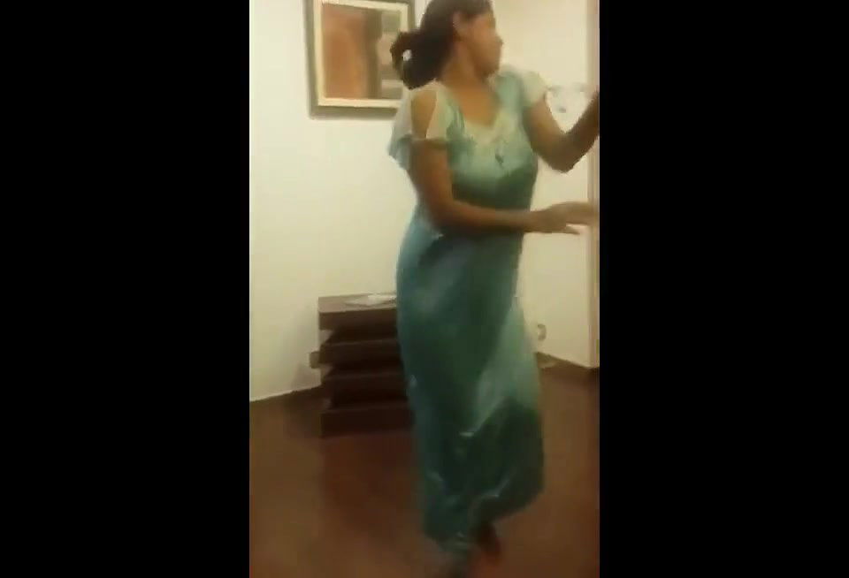 bhabhi in nightyhaking ass