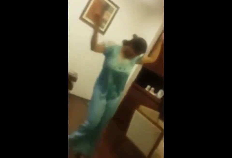 bhabhi in nightyhaking ass