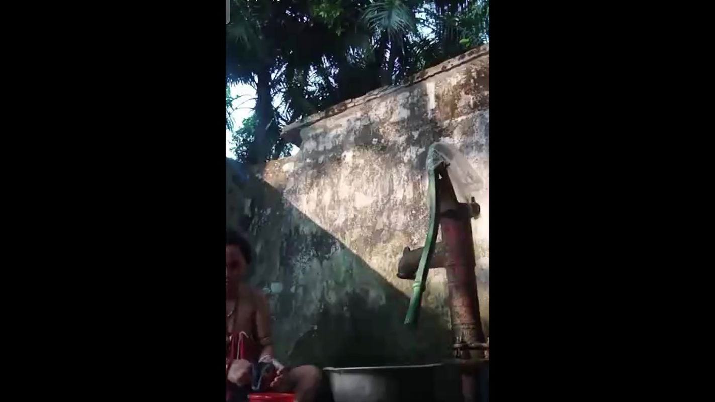 Indian telugu Village aunty natural bathing saggy boobs