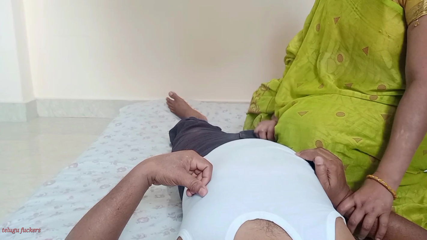 Indian house wife tight pussy bigboobs fucked with my strong dick na sexy pellanni dengi office ki veltha Telugu fuckers