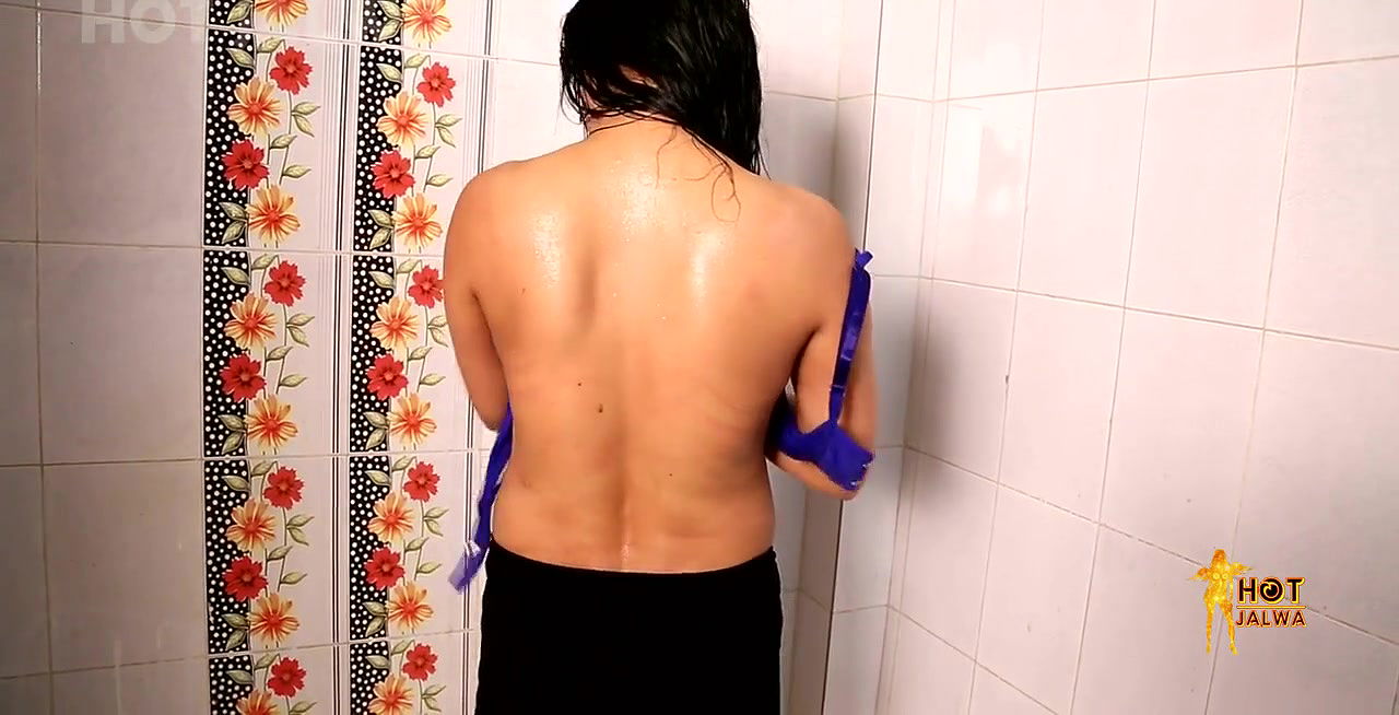 bhabhi inhower helped by devar