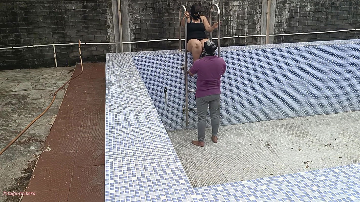 Hyderabad’s Telugu lovers enjoy sucked pussy in swimming pool farmhouse outdoor Telugu fuck