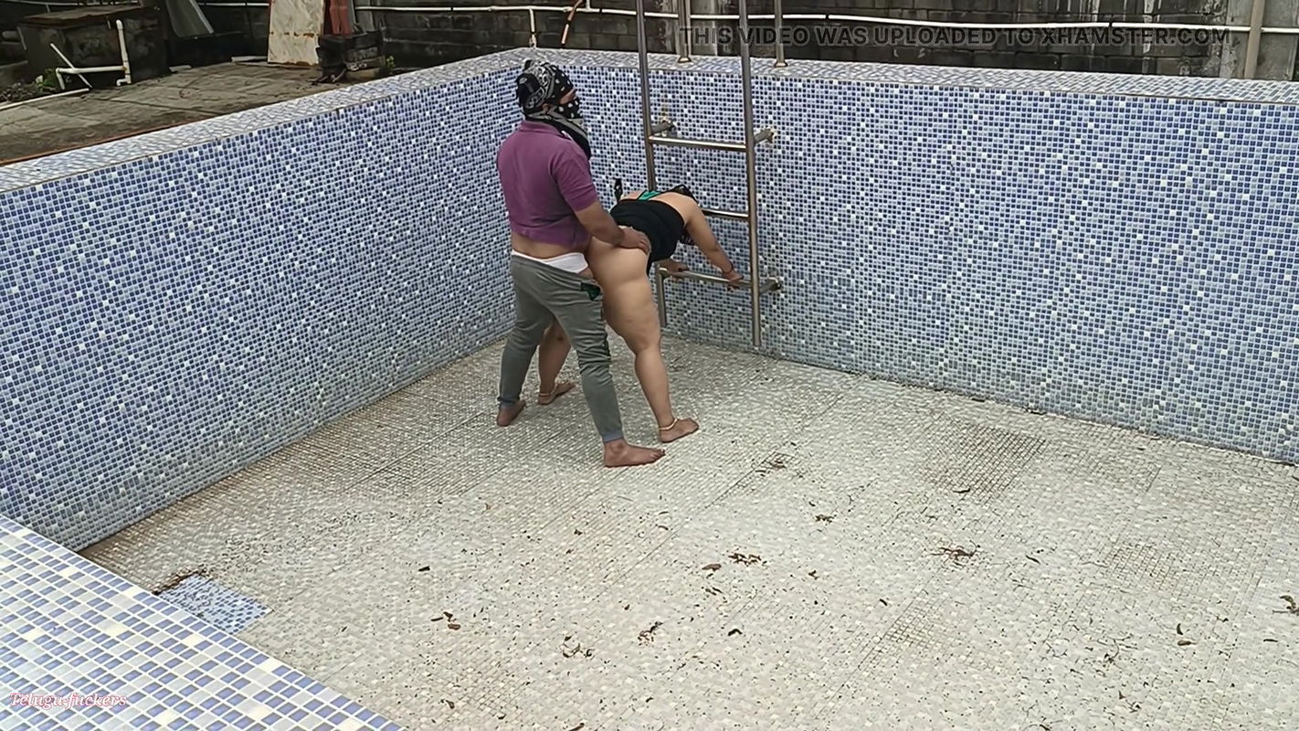 Hyderabad’s Telugu lovers enjoy sucked pussy in swimming pool farmhouse outdoor Telugu fuck