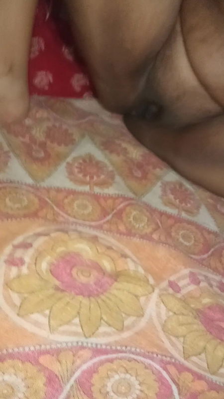 Desi indian bhabhi squirting. Hard fuck by husband and dildo