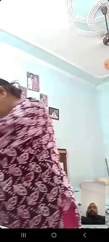 Bhabi Flashing Boobs